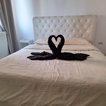 Luxury Daniel Apartament Residence Militari Rosu Ngoại thất bức ảnh