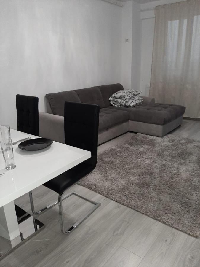Luxury Daniel Apartament Residence Militari Rosu Ngoại thất bức ảnh