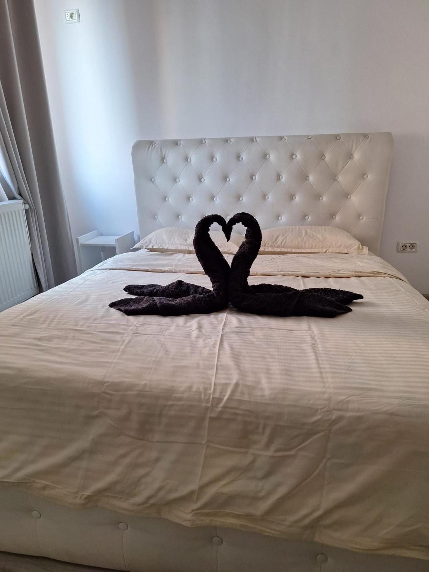 Luxury Daniel Apartament Residence Militari Rosu Ngoại thất bức ảnh